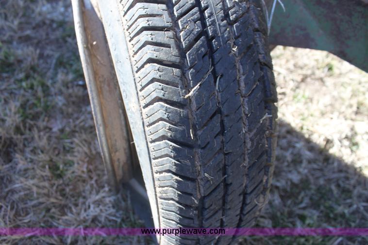 image for item F3471 2005 John Deere 630F Hydraflex header