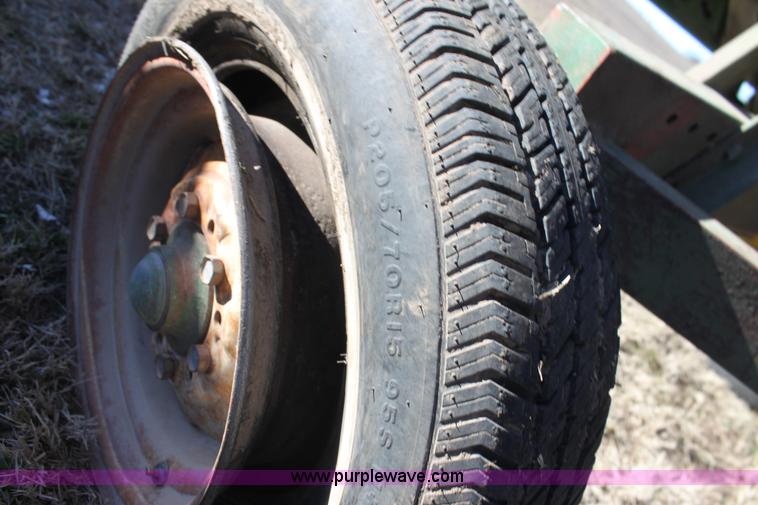 image for item F3471 2005 John Deere 630F Hydraflex header