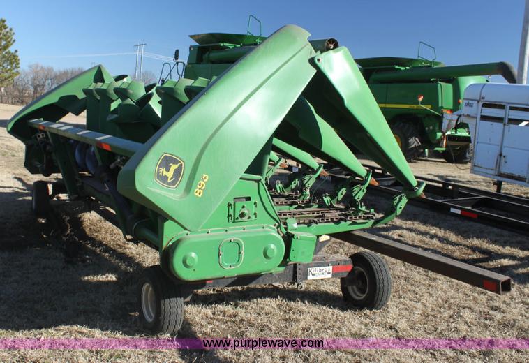 image for item F3472 2003 John Deere 893 corn head
