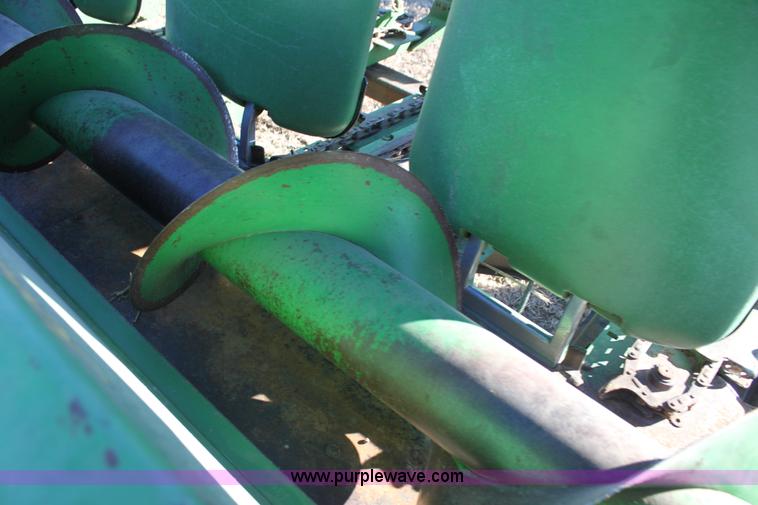 image for item F3472 2003 John Deere 893 corn head
