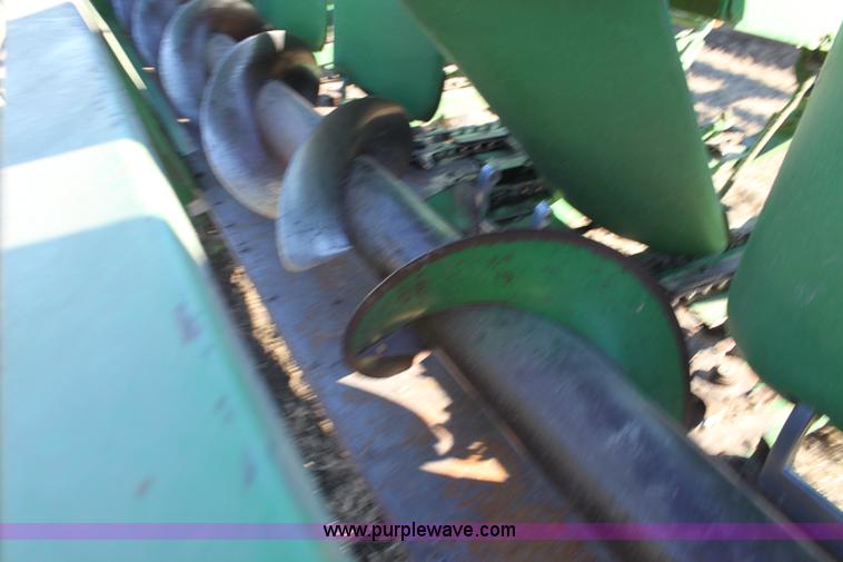 image for item F3472 2003 John Deere 893 corn head