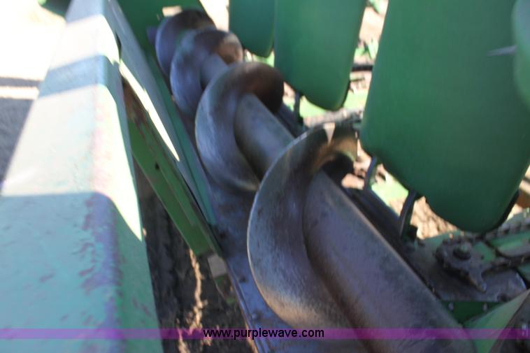 image for item F3472 2003 John Deere 893 corn head