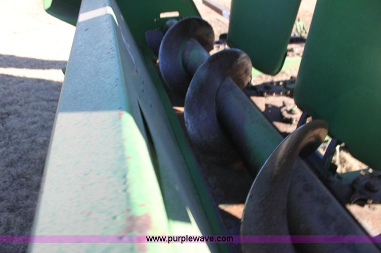 image for item F3472 2003 John Deere 893 corn head