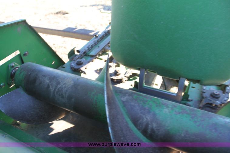 image for item F3472 2003 John Deere 893 corn head