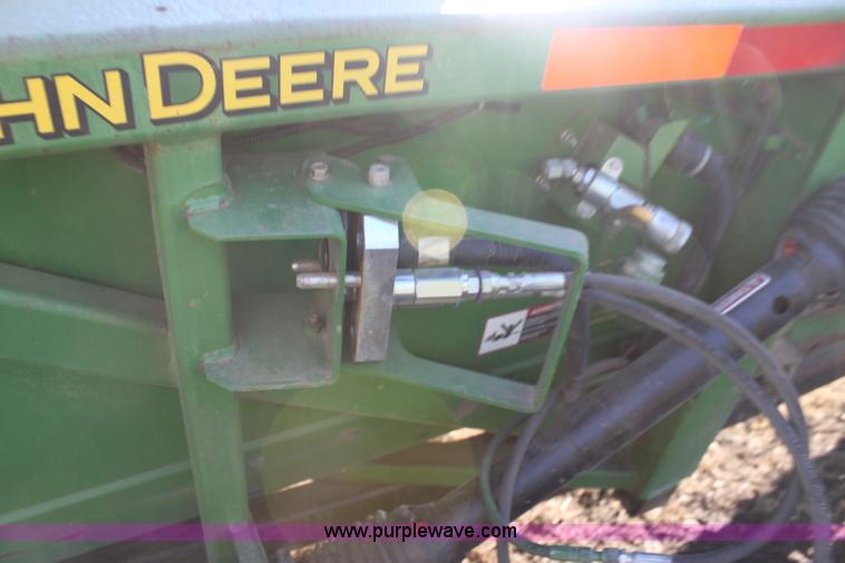 image for item F3472 2003 John Deere 893 corn head