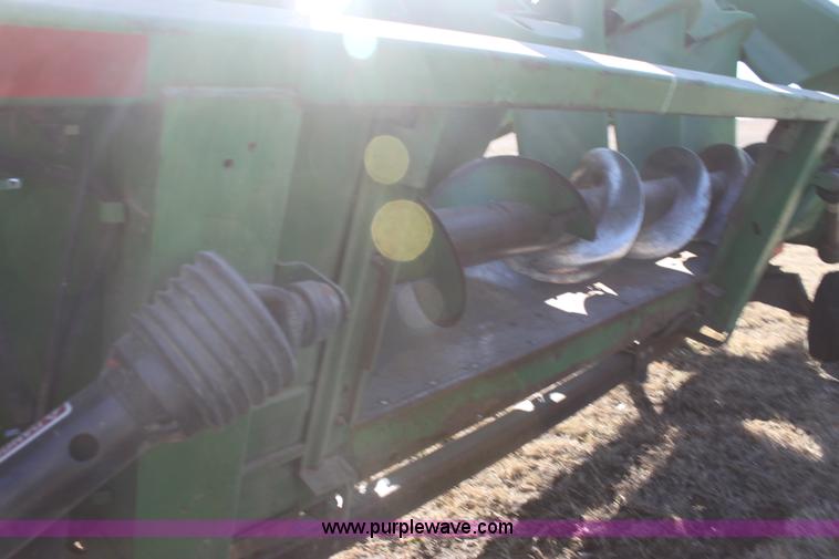 image for item F3472 2003 John Deere 893 corn head