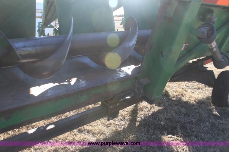 image for item F3472 2003 John Deere 893 corn head