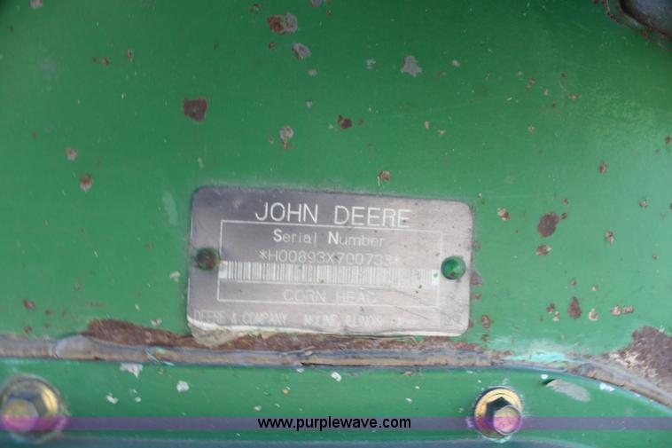 image for item F3472 2003 John Deere 893 corn head