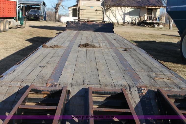 image for item F3474 2002 Jet drop deck flatbed equipment trailer
