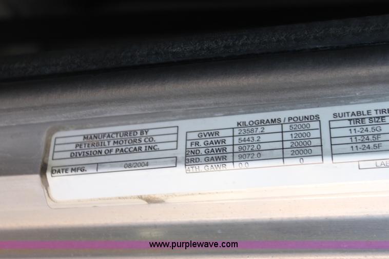 image for item F3475 2005 Peterbilt 379 semi truck