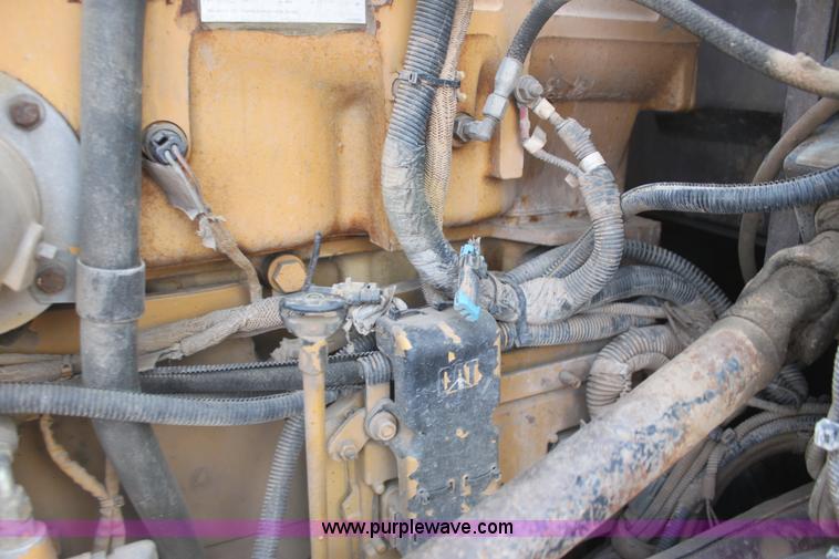 image for item F3475 2005 Peterbilt 379 semi truck