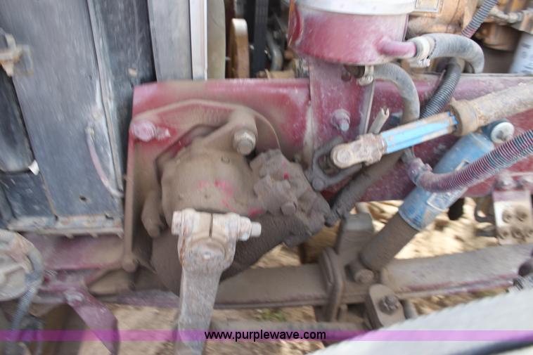 image for item F3475 2005 Peterbilt 379 semi truck