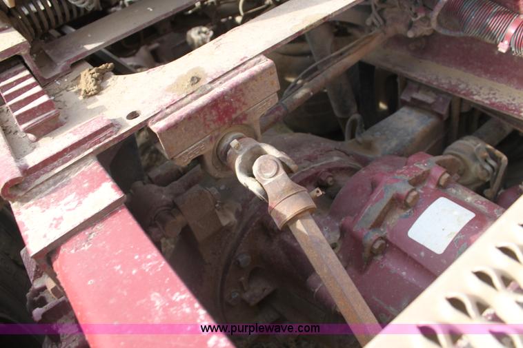 image for item F3475 2005 Peterbilt 379 semi truck