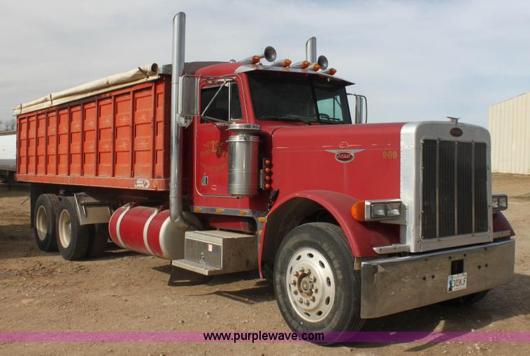 image for item F3479 1990 Peterbilt grain truck