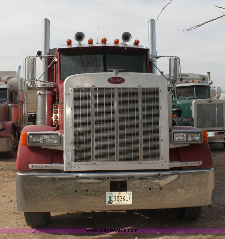 image for item F3479 1990 Peterbilt grain truck