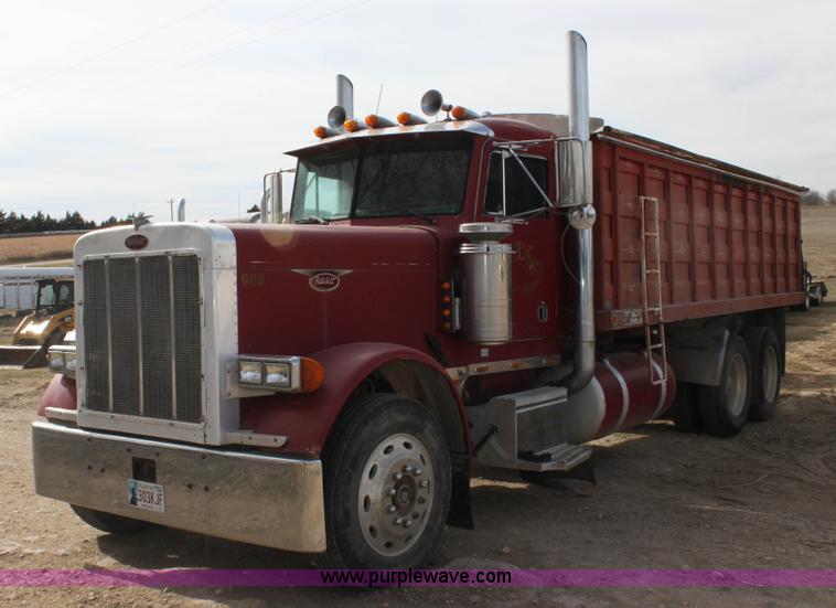 image for item F3479 1990 Peterbilt grain truck