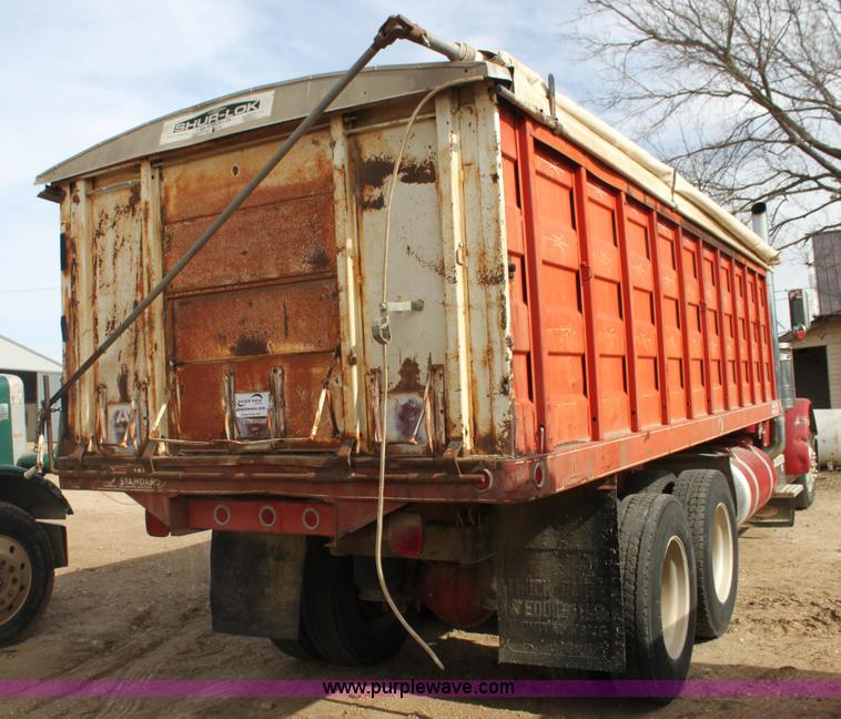 image for item F3479 1990 Peterbilt grain truck