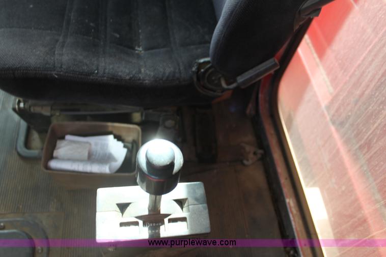 image for item F3479 1990 Peterbilt grain truck