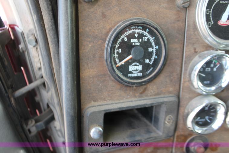 image for item F3479 1990 Peterbilt grain truck