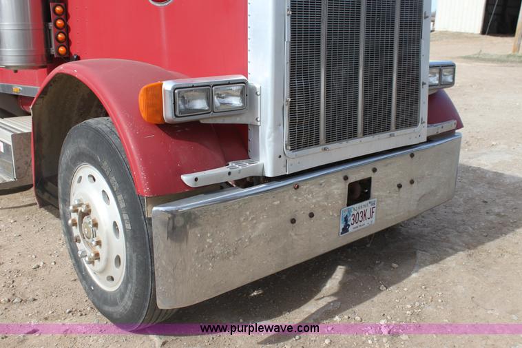 image for item F3479 1990 Peterbilt grain truck