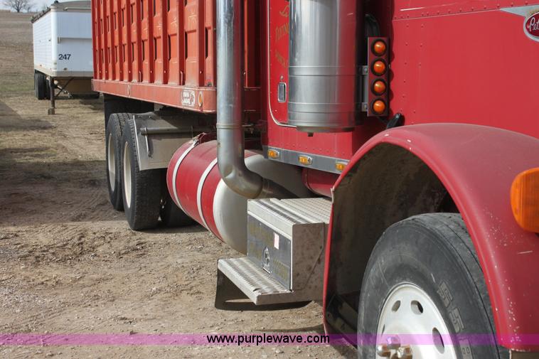 image for item F3479 1990 Peterbilt grain truck