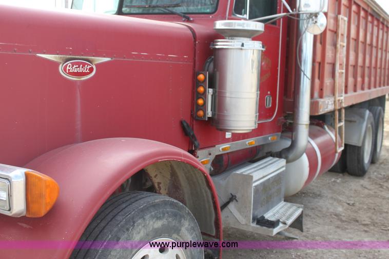 image for item F3479 1990 Peterbilt grain truck