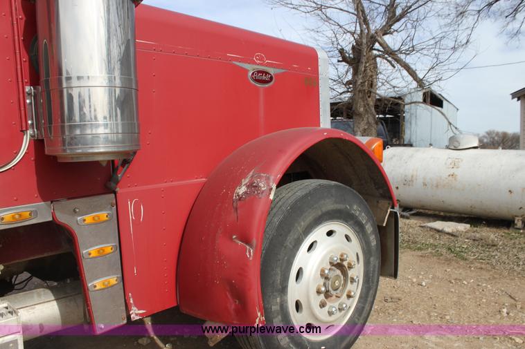 image for item F3479 1990 Peterbilt grain truck