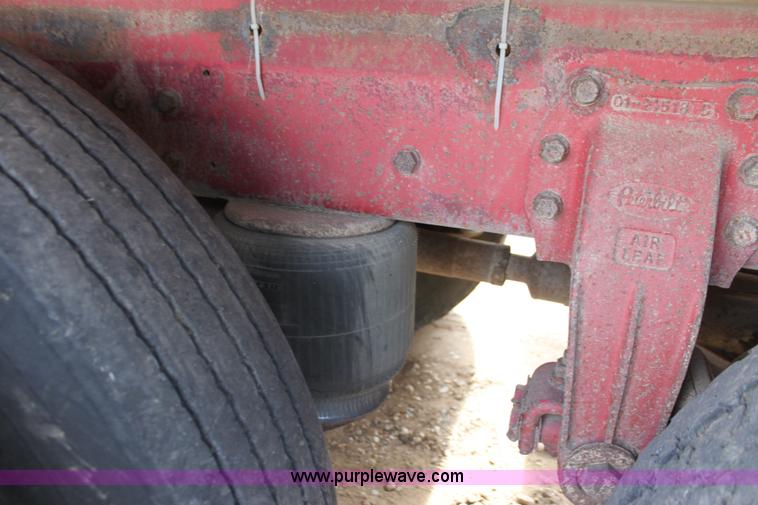 image for item F3479 1990 Peterbilt grain truck