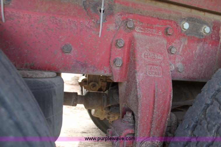 image for item F3479 1990 Peterbilt grain truck