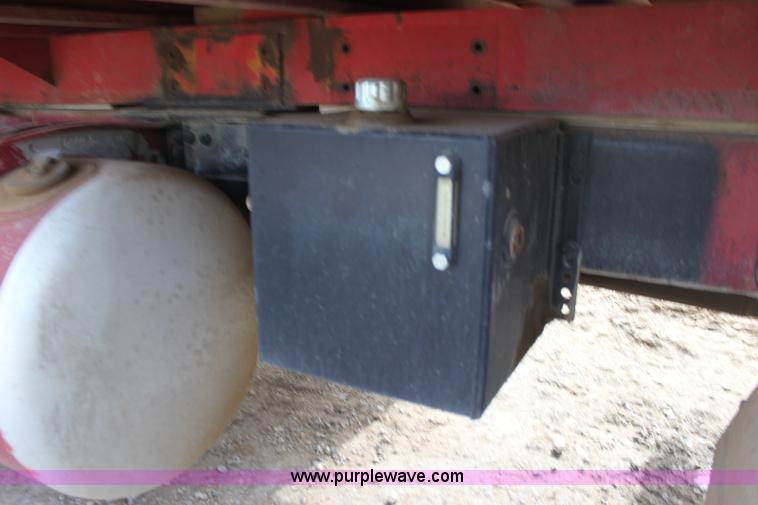 image for item F3479 1990 Peterbilt grain truck