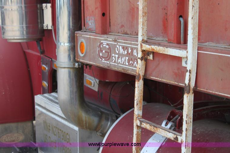 image for item F3479 1990 Peterbilt grain truck