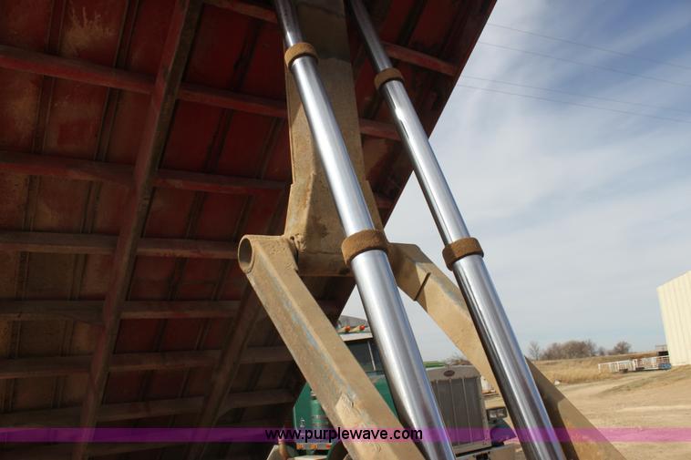 image for item F3479 1990 Peterbilt grain truck