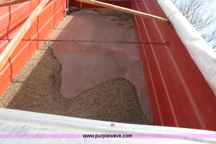 image for item F3479 1990 Peterbilt grain truck