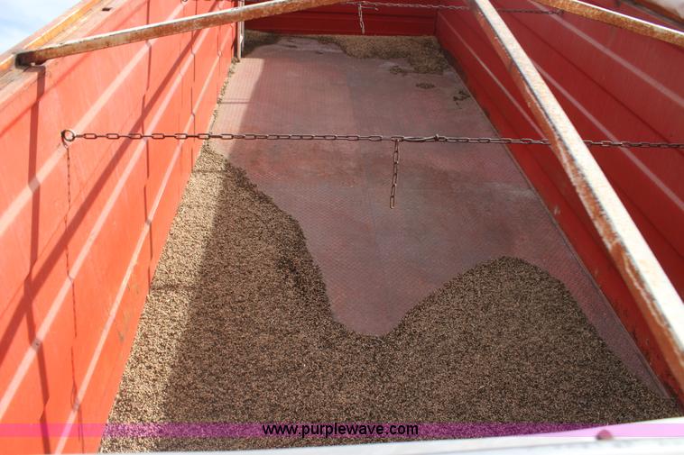 image for item F3479 1990 Peterbilt grain truck