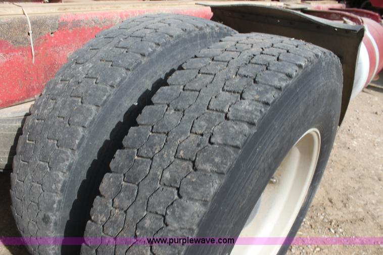 image for item F3479 1990 Peterbilt grain truck