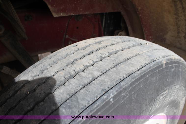 image for item F3479 1990 Peterbilt grain truck