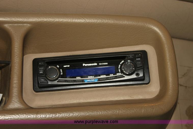 image for item F3480 1999 Peterbilt 379 semi truck