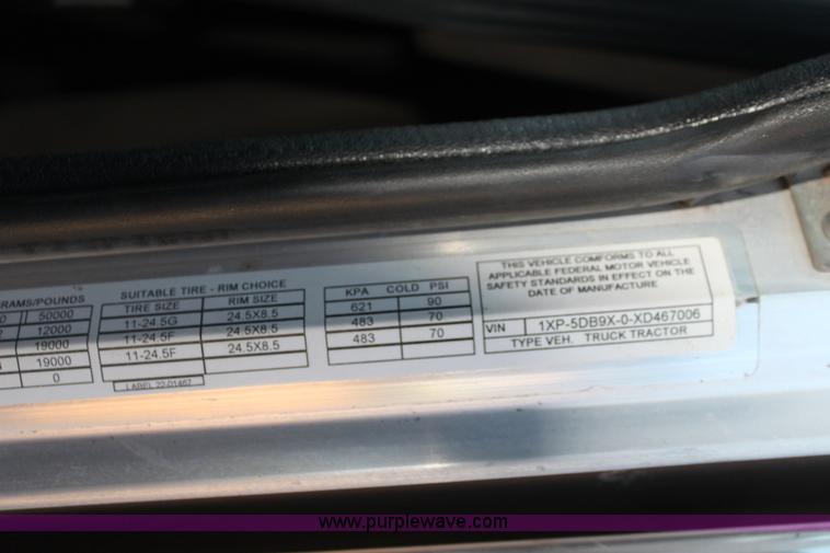 image for item F3480 1999 Peterbilt 379 semi truck