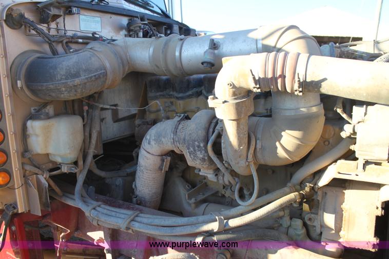 image for item F3480 1999 Peterbilt 379 semi truck