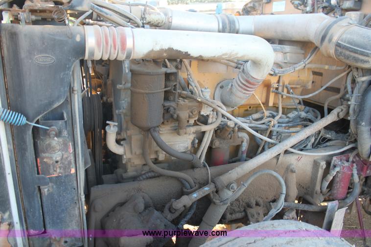 image for item F3480 1999 Peterbilt 379 semi truck