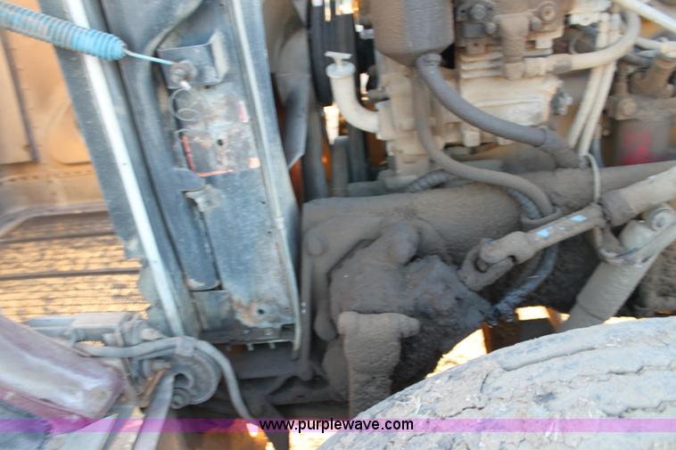 image for item F3480 1999 Peterbilt 379 semi truck