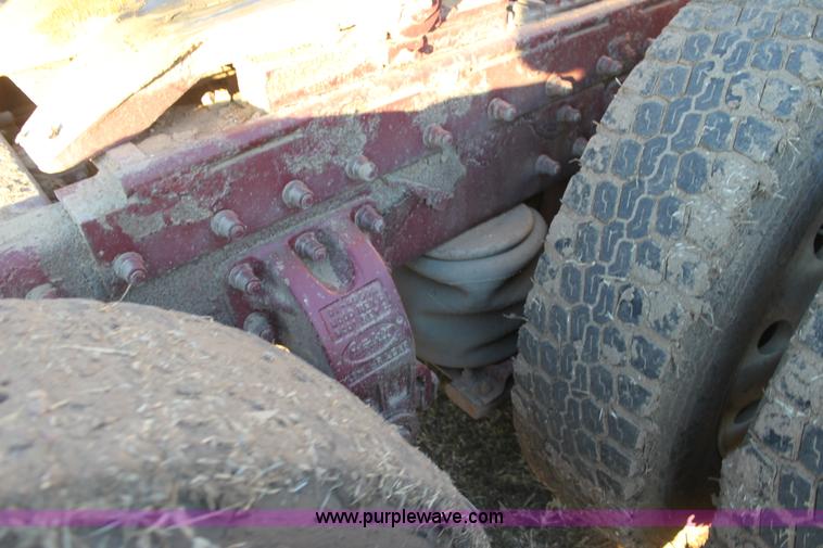 image for item F3480 1999 Peterbilt 379 semi truck