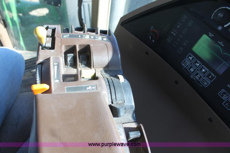 image for item F3485 2002 John Deere 8420 MFWD tractor