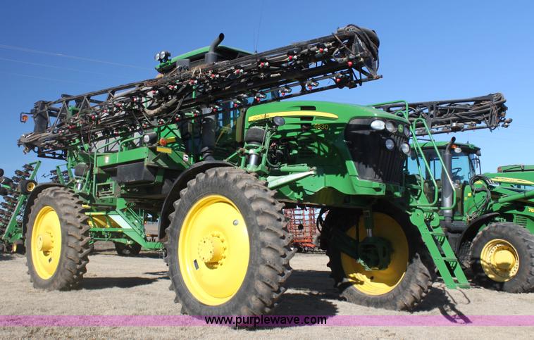 image for item F3486 2008 John Deere 4830 self-propelled sprayer