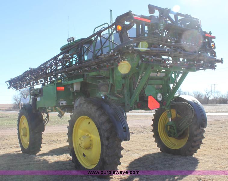 image for item F3486 2008 John Deere 4830 self-propelled sprayer