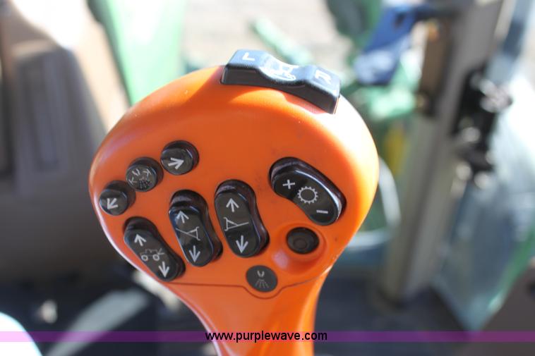 image for item F3486 2008 John Deere 4830 self-propelled sprayer