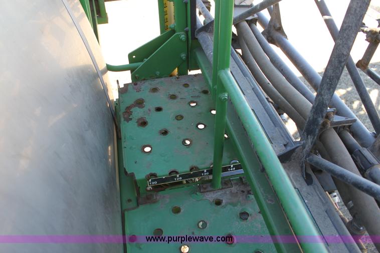 image for item F3486 2008 John Deere 4830 self-propelled sprayer