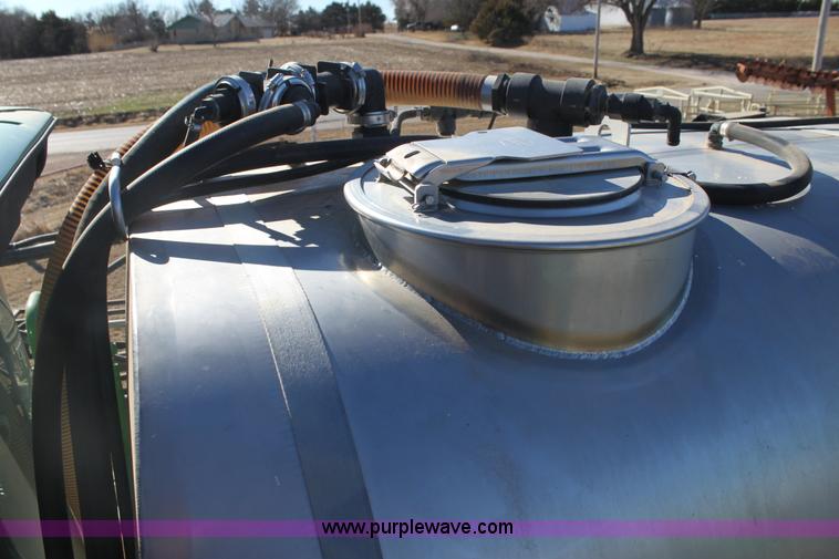 image for item F3486 2008 John Deere 4830 self-propelled sprayer