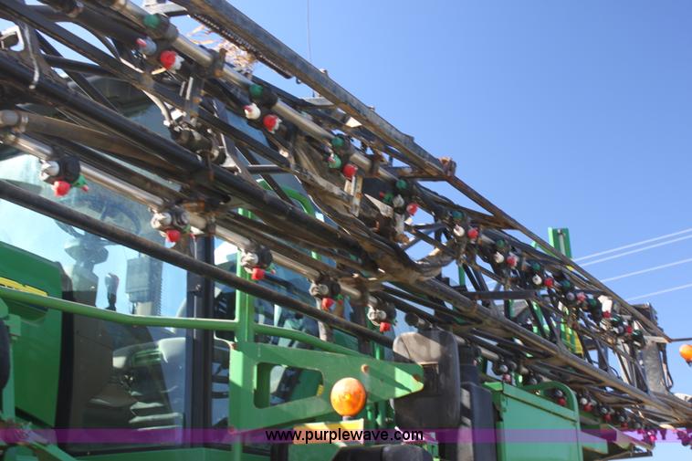 image for item F3486 2008 John Deere 4830 self-propelled sprayer