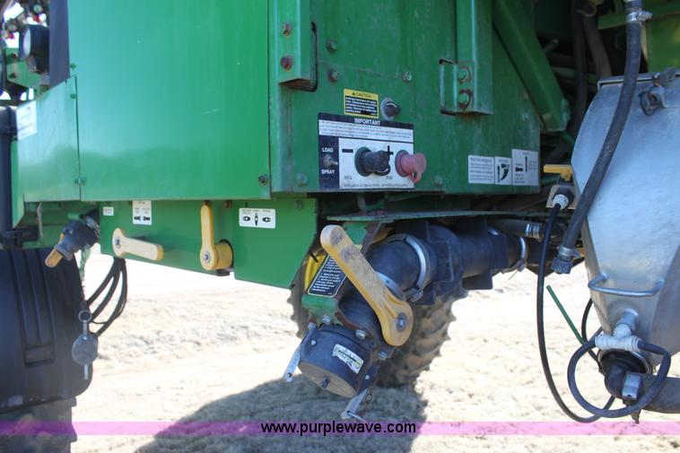 image for item F3486 2008 John Deere 4830 self-propelled sprayer